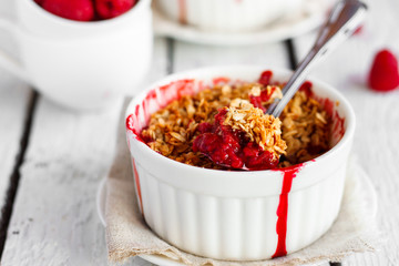 dessert berry crumble with oatmeal