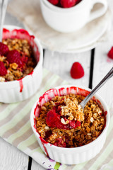 dessert berry crumble with oatmeal