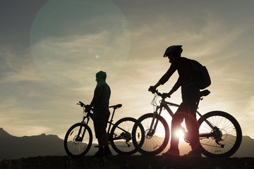 Obraz premium sıradışı bisikletçi konsepti