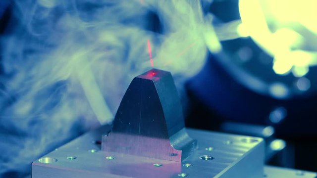 Laser f&uuml;r eine Werkstoffpr&uuml;fung
