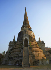 Fototapeta premium Ancient stone temple on sunny day in Ayuttaya, Thailand.