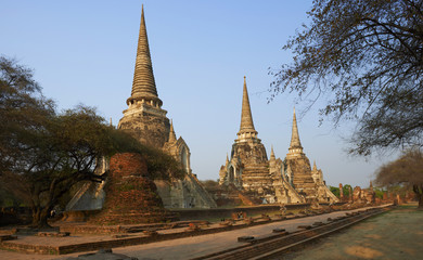 Fototapeta premium Ancient stone temple on sunny day in Ayuttaya, Thailand.