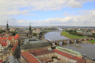 Fototapeta na wymiar Stadtansicht von Dresden von oben
