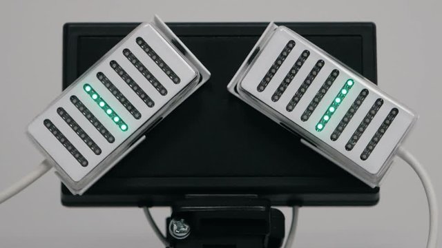 apparatus for dynamic phototherapy for the treatment of eye