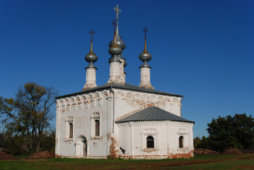 Fototapeta na wymiar Old church in Suzdal, Russia