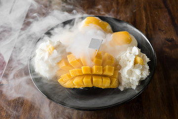 Thai style mango Ice Cream Set and dry ice