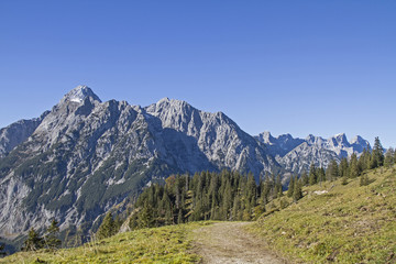 Fototapeta na wymiar Wandern im Karwendel
