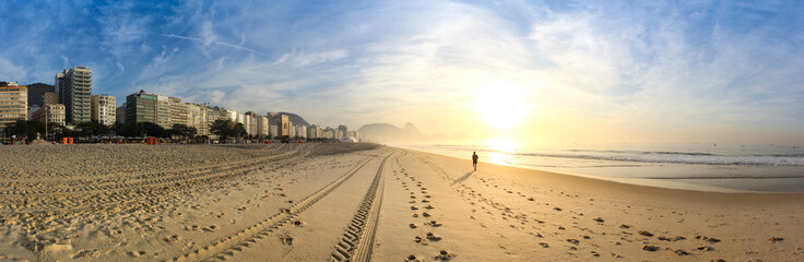 Fototapeta na wymiar Sunrise at Copacabana