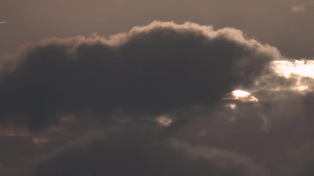 4K・黒雲から太陽・タイムラプス_3-754