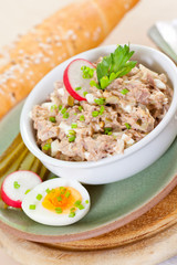 Französischer Rindfleischsalat mit Mayo