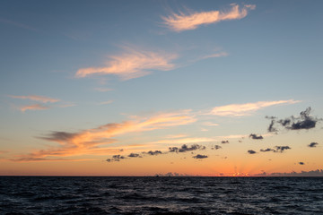 Obraz premium colorful sunrise over the lake