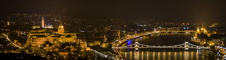 Fototapeta na wymiar Budapest in the night, the Danube, the Parliament and the Buda Castle