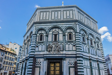 Fototapeta na wymiar Octagonal Baptistery of Saint John (1128). Florence, Italy.