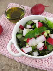 Frühlingssalat mit Hanföl