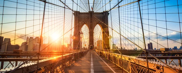 Poster Im Rahmen New Yorker Brooklyn Bridge-Panorama © eyetronic