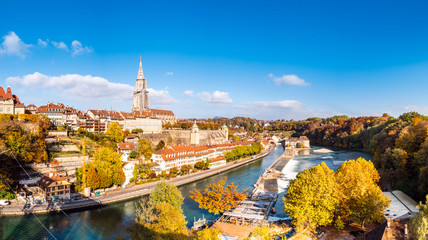 Obraz premium Berner Altstadt, Münster und Aare, Schweiz