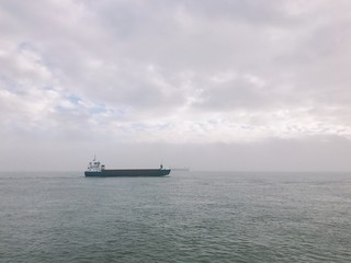 Frachter auf dem Meer
