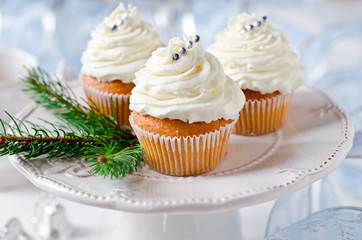 Christmas cupcakes with cream cheese