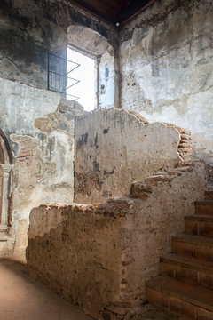 old strais