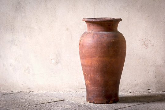 Old Vases Images – Browse 163,083 Stock Photos, Vectors, and Video | Adobe  Stock
