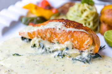 Grilled Salmon with White Sauce