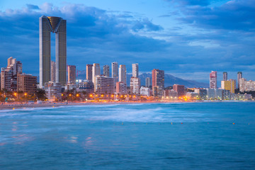 Obraz premium wieczór miasta benidorm