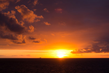 Dänemark, Sonnenuntergang auf See
