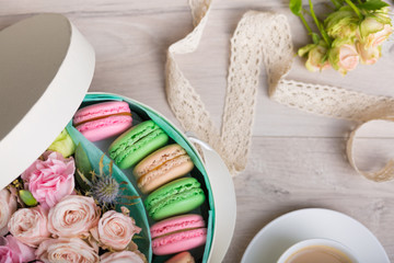 Flower box with macaron cookies