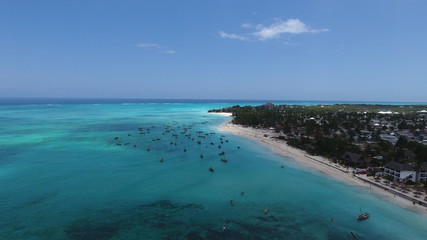 Fototapeta na wymiar Aerial Sansibar indischer Ozean Strand