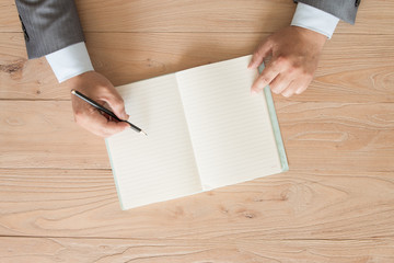 Obraz premium Businessman signing