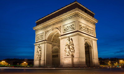Fototapeta na wymiar the Triumphal Arch at night, Paris, France.