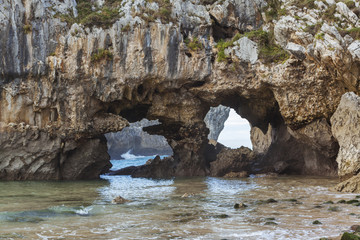 Playa de Cuevas de Mar en Llanes