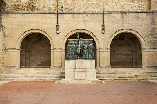 Monument Girolamo Gozi