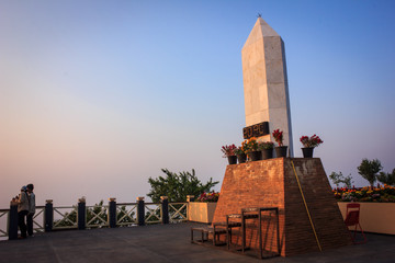 Obraz premium the temperature monument