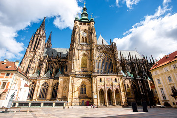 Naklejka premium Widok na katedrę świętego Wita na wzgórzu zamkowym w Małym Mieście w Pradze