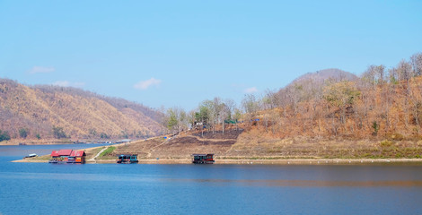 Fototapeta na wymiar the landscape around srinakarin dam