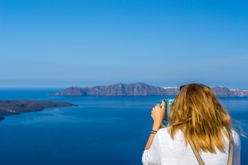 Fototapeta na wymiar visiting the of the famous white island of Santorini in Greece
