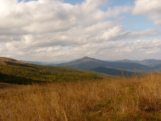 Piękny krajobraz górski. Bieszczady © gregoryfish