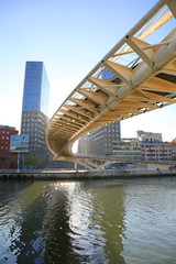 bilbo bilbao puente metálico moderno ria ciudad país vasco U84A7091-f16