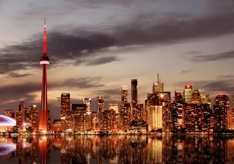 Dekokissen Skyline von Toronto bei Sonnenuntergang, Ontario, Kanada © ingalin