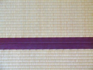 Tatami mat closeup with violet edging (heri).