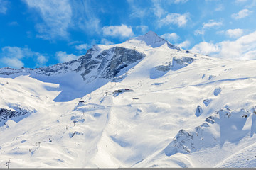 Fototapeta na wymiar Winter landscape in Alps