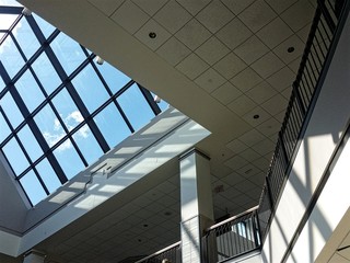 Obraz premium Sunlit interior of commercial building