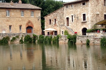 the square of Bagno Vignoni, built around a fountain of hot thermal water
