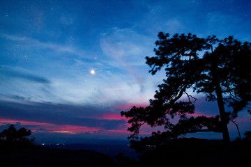 Fototapeta na wymiar sunset on mountain in thailand