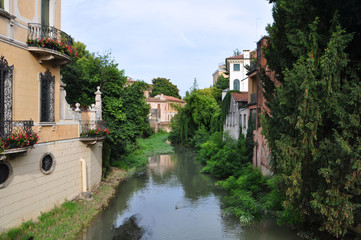 Fototapeta na wymiar city canal in the centre of the old city Padua, Veneto, Italy