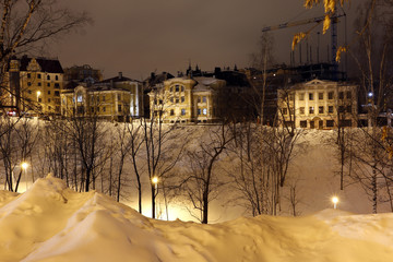 Night and building on the street of the city