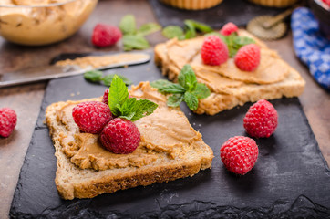 Toast with peanut butter and berries