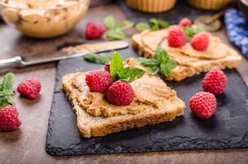 Toast with peanut butter and berries