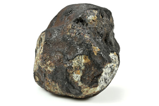Fragment des Chelyabinsk Meteoriten isoliert auf weißem Hintergrund